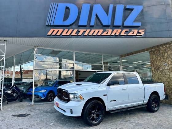 RAM CLASSIC 5.7 V8 GASOLINA LARAMIE NIGHT EDITION CD 4X4 AUTOMÁTICO RAM CLASSIC 5.7 V8 GASOLINA LARAMIE NIGHT EDITION CD 4X4 AUTOMÁTICO